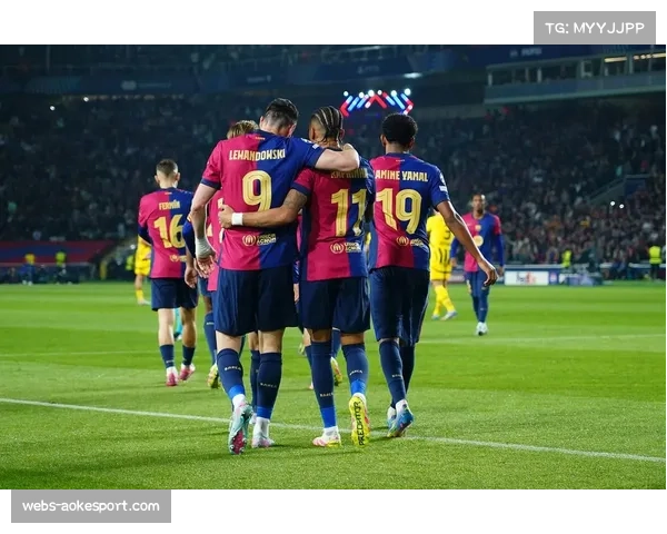 巴塞罗那训练课重点演练丢球后的瞬间反抢，以延缓对手反击发起